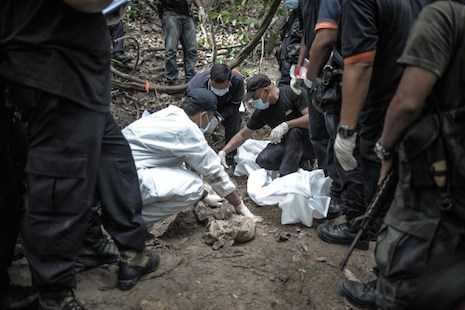 Villagers say Malaysia govt missed clues on trafficking