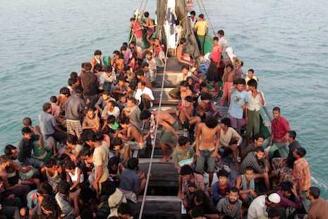 Australia paid crew of asylum-seeker boat to turn back: police