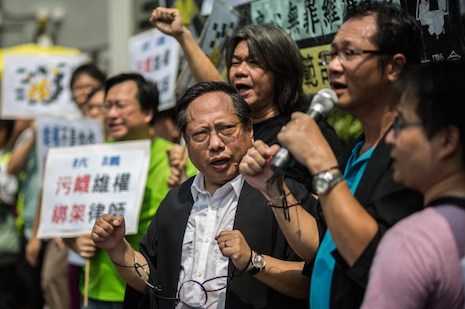 China cracks down on lawyers, rights activists