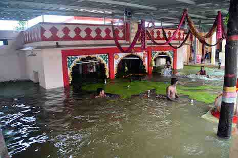 Flash floods ravage India's Madhya Pradesh state