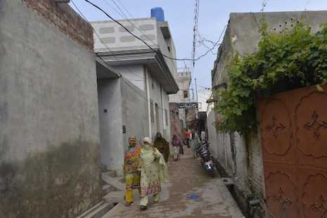 Calls for justice after child abuse scandal shocks Pakistan - UCA News