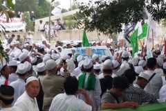 In Indonesia, Muslim group protests church construction