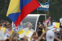 Serve people, not ideology, pope tells Cubans at Havana Mass