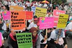 Indonesians demand action on climate change
