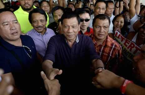Philippine presidential hopeful Duterte draws flak for Francis insults