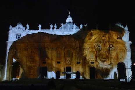 World's richest Chinese co-sponsors Vatican's light show 