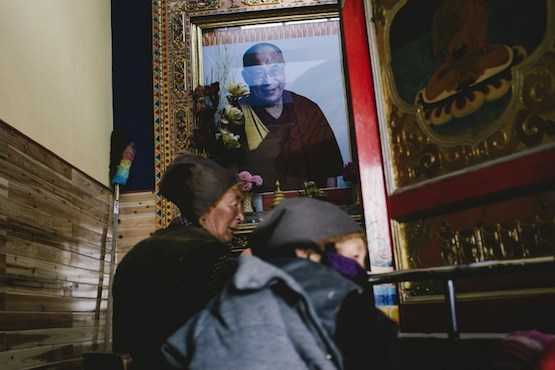Tibetans resist ban on displaying Dalai Lama's image