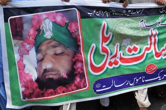 Pakistan journalists condemn post-Qadri execution attacks