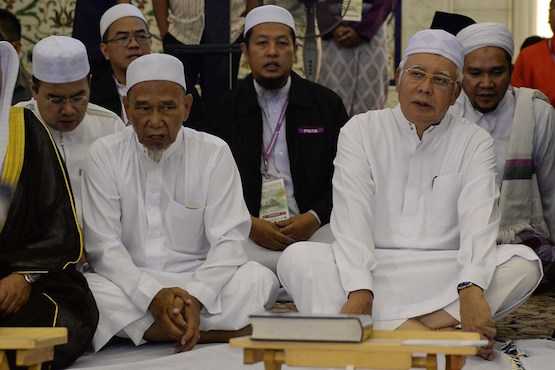 Malaysian politicians gamble with Islamic law
