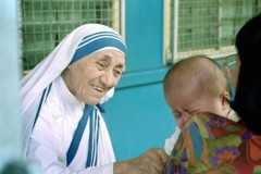 Hindu biographer recalls Mother Teresa as a joyous person