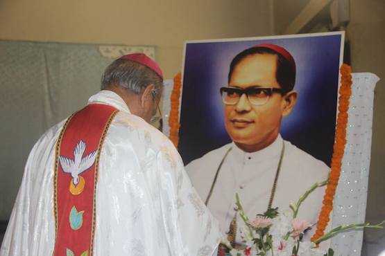 Bangladeshis look to having their own saint  