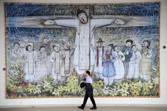 Seek equality and abandon privilege, Korean church told