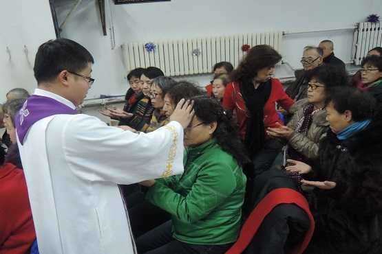 Untimely deaths of three priests worries Chinese Catholics