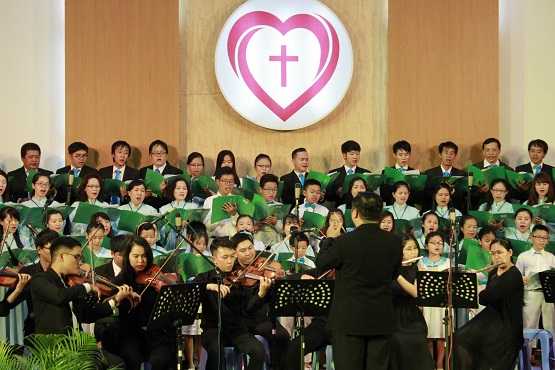 Vietnamese Catholics inspired by special mercy concert