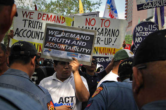 Philippine bishops back probe of bungled anti-terror raid 