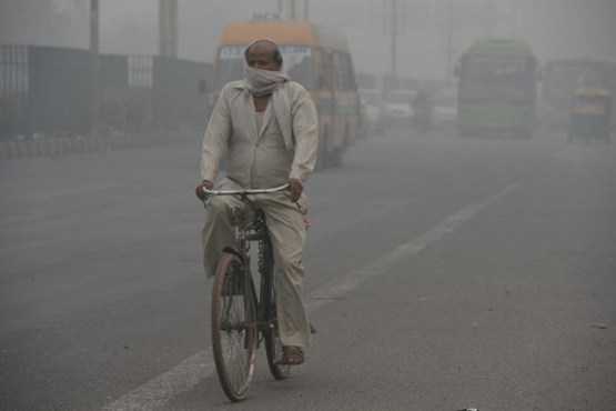 Post-Diwali pollution peaks in Delhi 