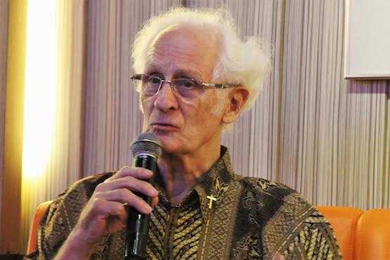 Indonesian Jesuit receives Matteo Ricci Award 