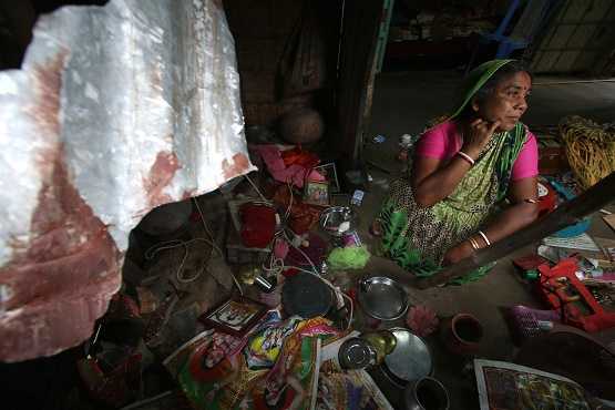 Bangladeshi gangs target Hindu homes