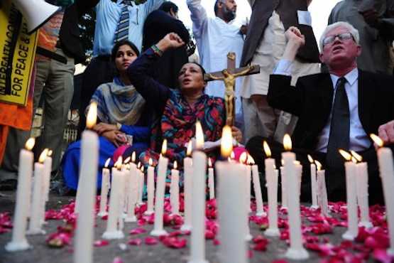 Pakistani Muslims protect Christians over blasphemy charge