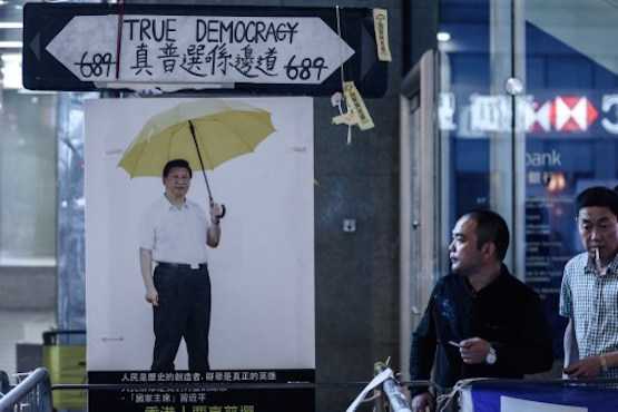 Beijing juggles with Hong Kong's future 