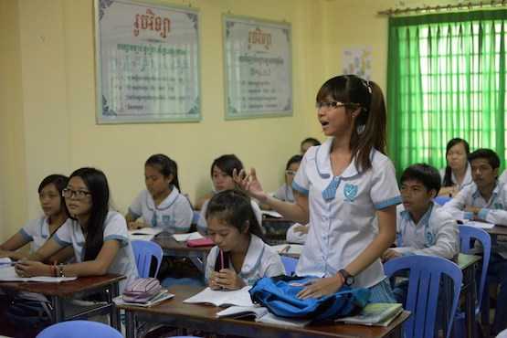 English bumps French as Cambodia's foreign language of choice