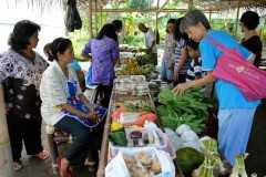 Church sponsored market helps Indonesian organic farmers