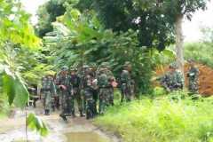 Indonesian farmers resist land grab by soldiers