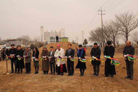 Korean diocese begins building center for immigrants