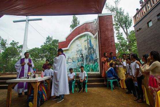 Filipinos mark 496th year of Christianity's arrival