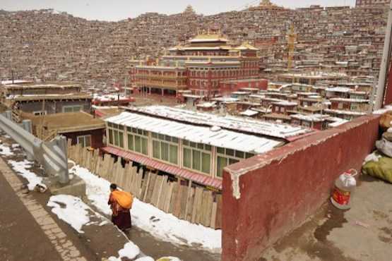 Huge Sichuan Buddhist encampments 'off limits'