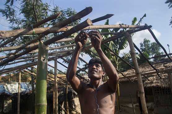 Rohingya refugees brace for monsoon season