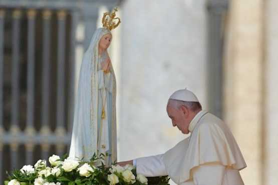 Mary 'teaches people to hope during darkest moments'