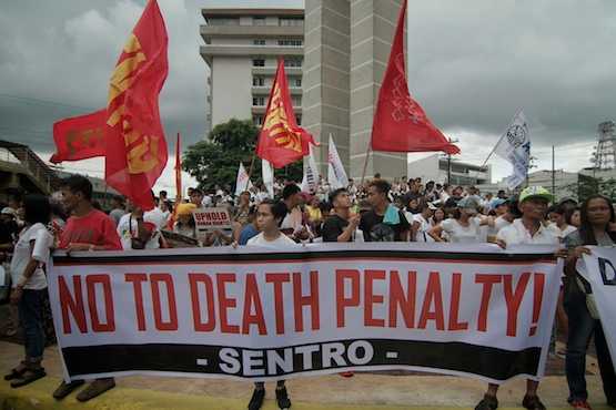 Filipino Catholics in 'show of force' against death penalty