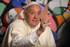Pope praises women's contribution to society