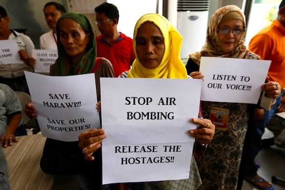 Muslims appeal for dialogue to end fighting in Marawi 