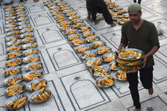 Ramadan a chance for interfaith unity through iftar meals - UCA News