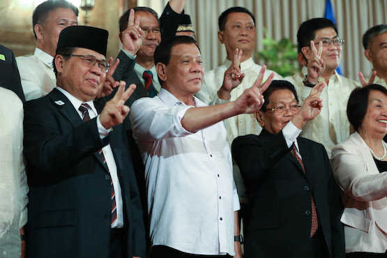 Philippine govt, rebels draft bill for new Muslim region