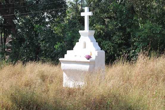 Goa groups want re-investigation into cross desecrations
