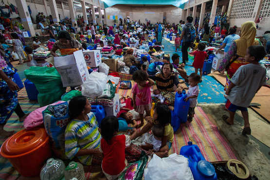 Desperate Marawi survivors to take their troubles to Manila