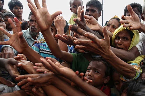 Boats capsize leaves 26 fleeing Rohingyas dead 