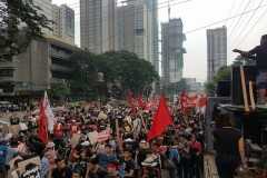 Thousands of Filipinos join huge anti-tyranny protests