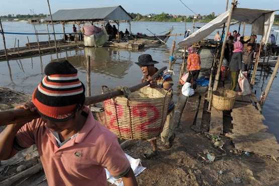 Few solutions in sight to help save Cambodia's largest lake 