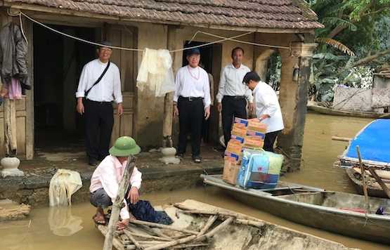 Catholics in Vietnam's north provide aid to flood victims