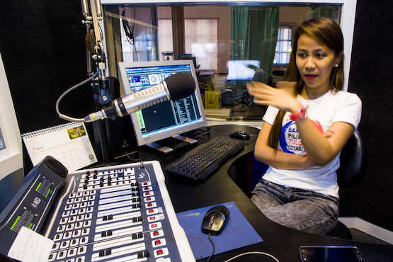 Philippine Catholics fear silencing of 54 radio stations