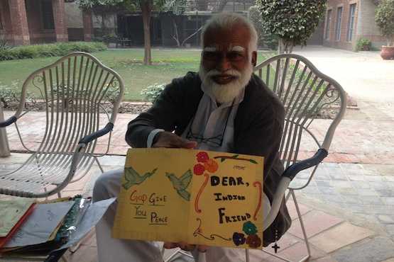  Postman priest brings Pakistan-India students closer