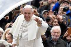 Pope establishes new Vatican diplomatic body