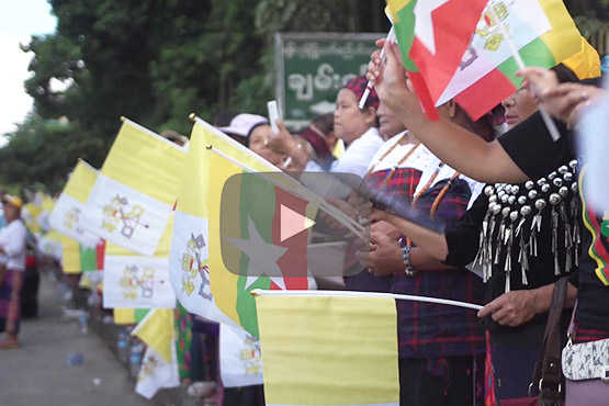 Joy, as Pope Francis visits Myanmar