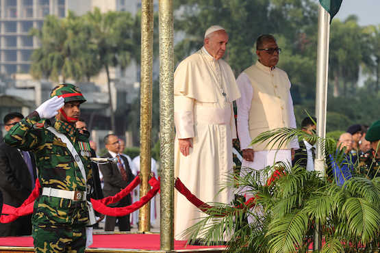 Pope answers critics on Rohingya in Dhaka