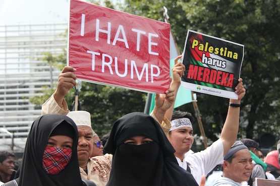 Thousands march in Jakarta against US Middle East policy