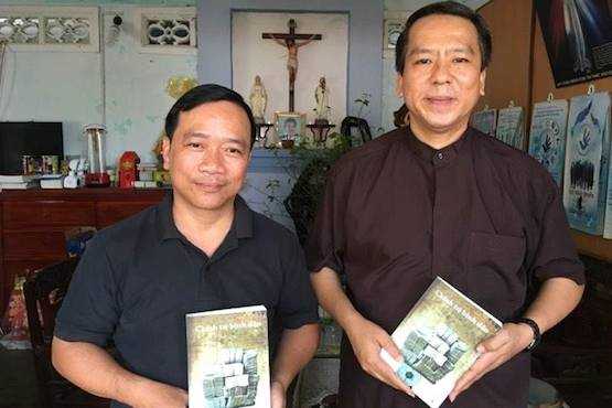 Vietnamese journalist faces arrest for banned book- UCA News